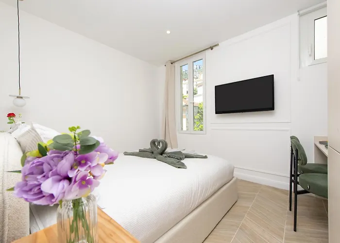 Deluxe - Monaco - Vue Jardin Beausoleil